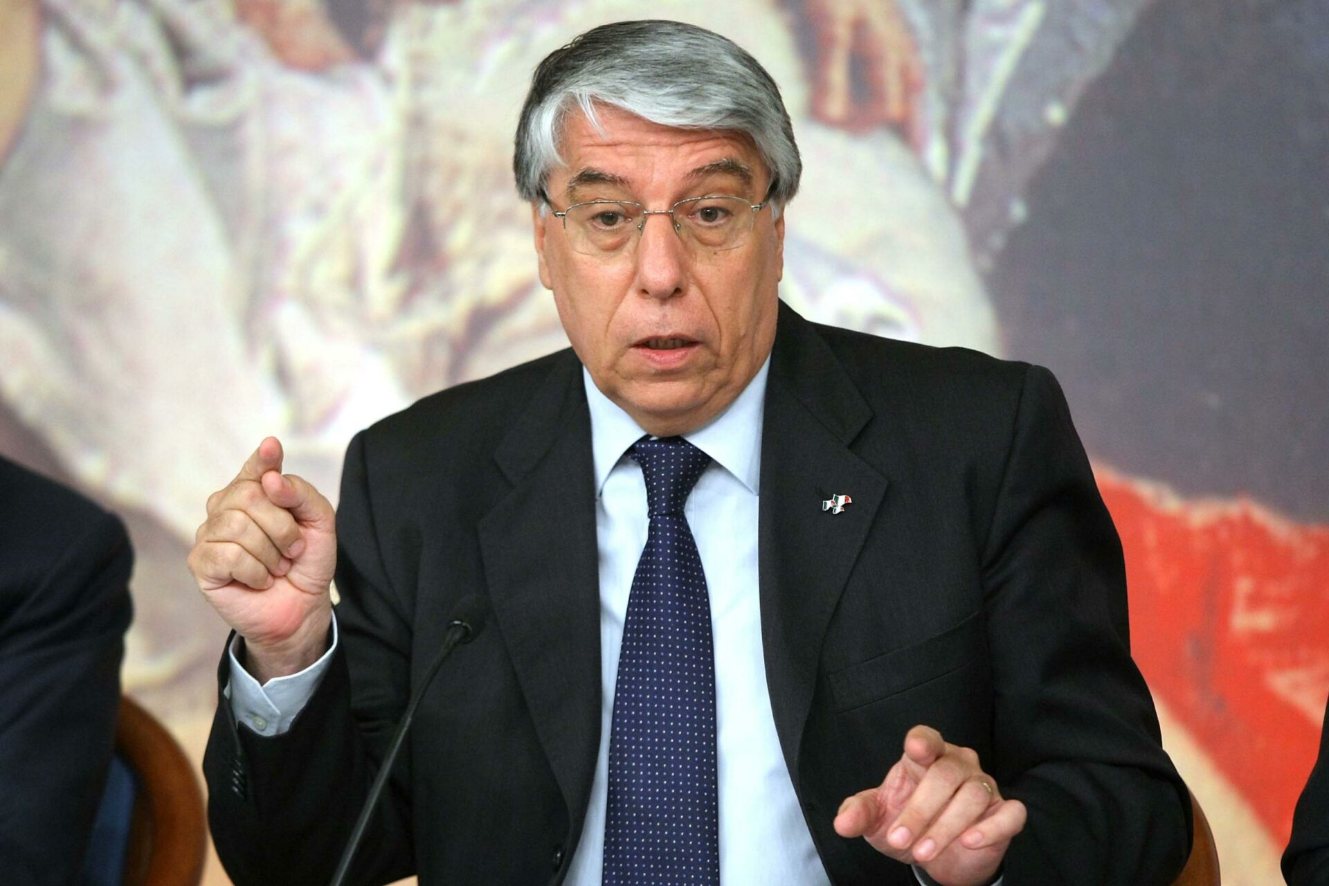 Giovanardi: "Musk e’ un personaggio controverso"
